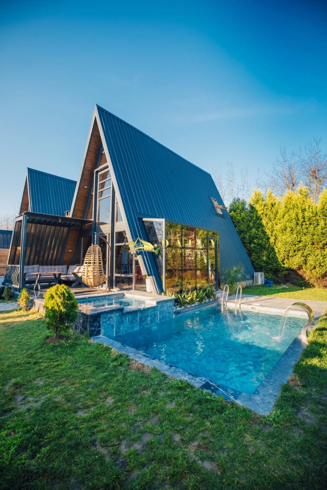 Minimal Tiny House 09